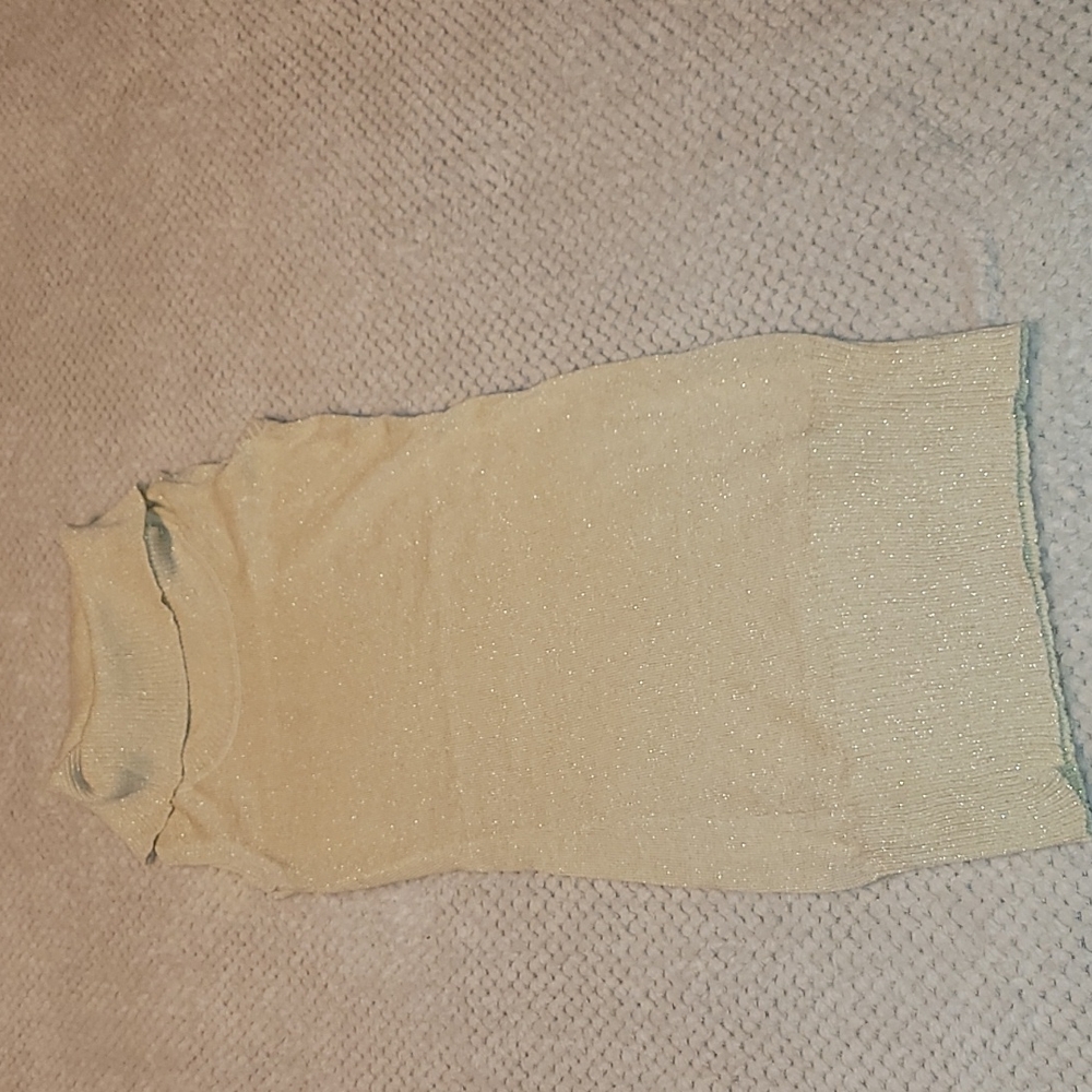 ⭐3 for$15 Knit turtle neck sweater with sparkly detail